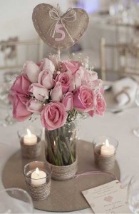 centrotavola di rose rosa